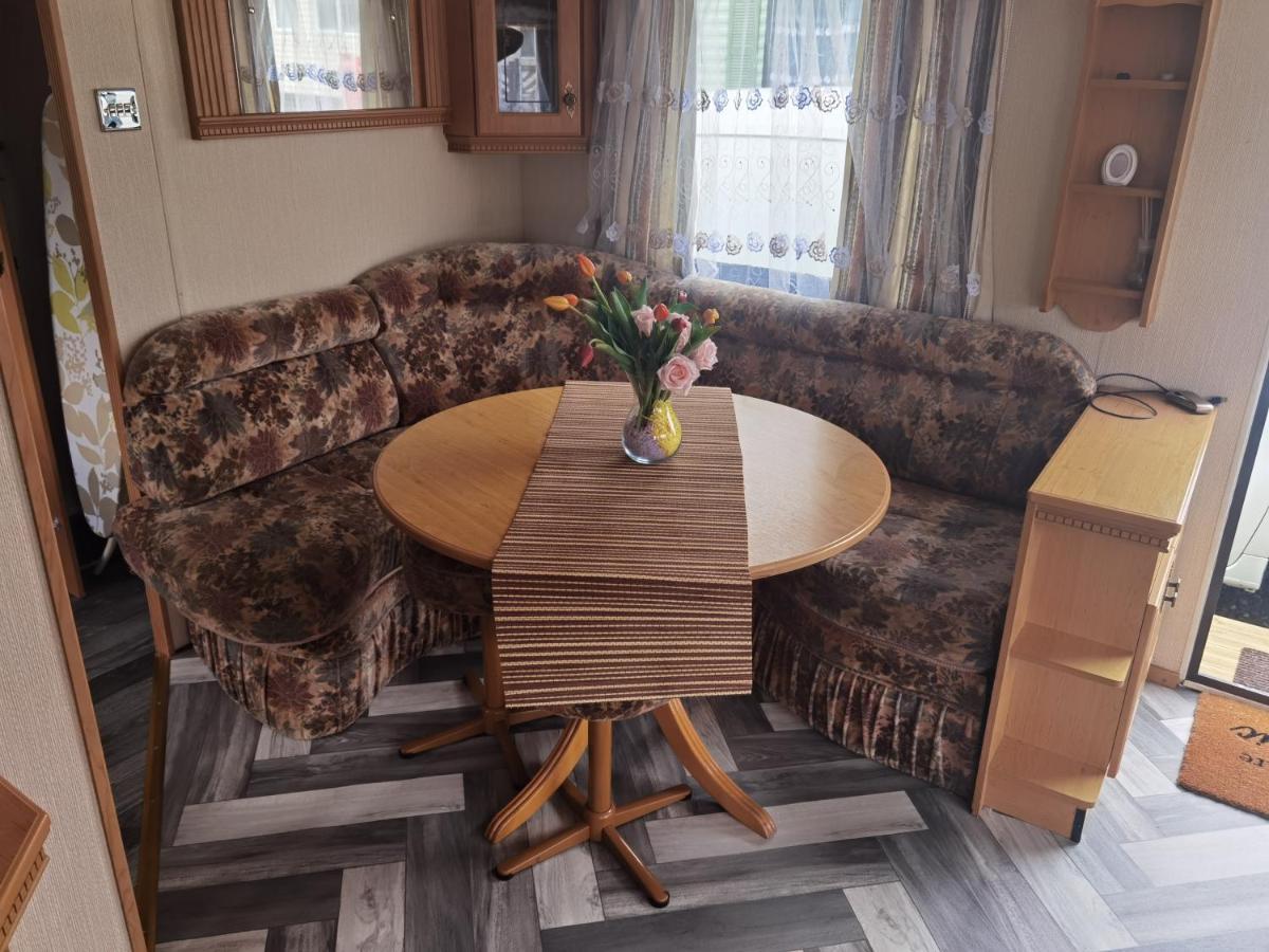 Lochlands Caravan Park X Villa Forfar Eksteriør bilde